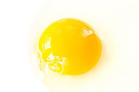 simsearch:400-07916427,k - from the raw yolk of fresh eggs Foto de stock - Super Valor sin royalties y Suscripción, Código: 400-04408271