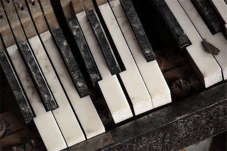 Broken Old Piano Keys Stock Photo - Budget Royalty-Free & Subscription, Code: 400-04408717