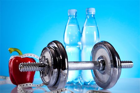 simsearch:400-05273035,k - Dumbbell and bottle water Stock Photo - Budget Royalty-Free & Subscription, Code: 400-04409412