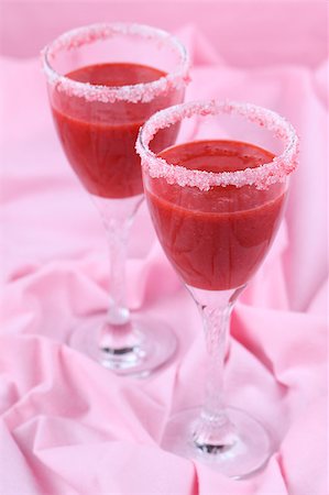 sugar rim - Fresh strawberry drink in wine glasses. Shallow dof Stock Photo - Budget Royalty-Free & Subscription, Code: 400-04400054