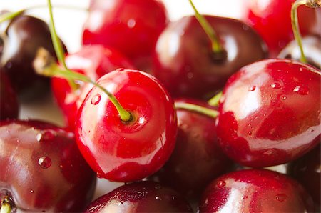 simsearch:400-06101333,k - Bunch of fresh cherries Stock Photo - Budget Royalty-Free & Subscription, Code: 400-04400444