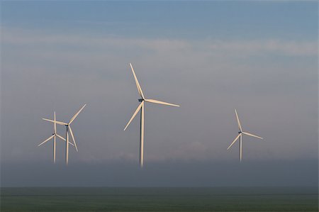 simsearch:400-04470243,k - wind power turbines on a hill in fog Photographie de stock - Aubaine LD & Abonnement, Code: 400-04402850