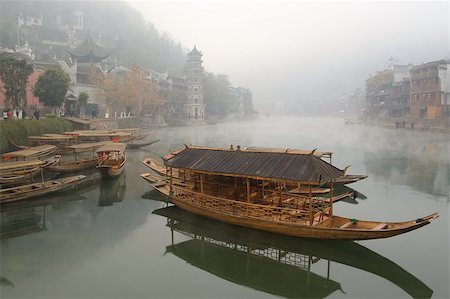 simsearch:400-04280864,k - Landscape on the river, Fenghuang, Hunan, China Foto de stock - Super Valor sin royalties y Suscripción, Código: 400-04403334