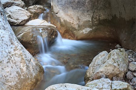 simsearch:400-07824010,k - a beautiful mountain river among large stones Photographie de stock - Aubaine LD & Abonnement, Code: 400-04403699