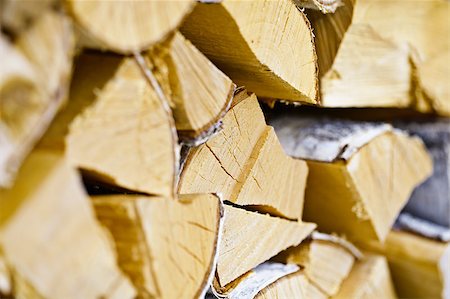 simsearch:614-07911693,k - Birch logs are in the woodpile close up Foto de stock - Super Valor sin royalties y Suscripción, Código: 400-04414700