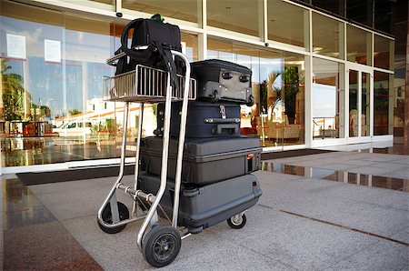 simsearch:400-07262064,k - Trolley with suitcases in front of hotel Stock Photo - Budget Royalty-Free & Subscription, Code: 400-04415538