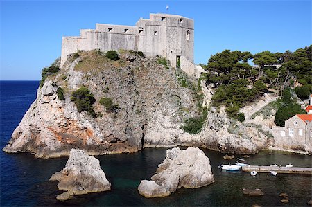 simsearch:400-07791571,k - Fortress Lovrjenac in Dubrovnik old town, Croatia Foto de stock - Super Valor sin royalties y Suscripción, Código: 400-04416192