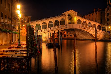 Rialto bridge in Venice Italy Stock Photo - Budget Royalty-Free & Subscription, Code: 400-04418845