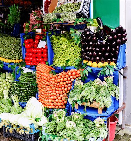 simsearch:841-02946477,k - June 2011 green grocers market stall Istanbul, Turkey Stock Photo - Budget Royalty-Free & Subscription, Code: 400-04411286