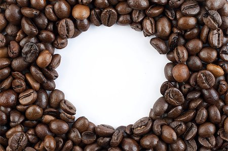 simsearch:400-04222488,k - Coffee beansforming circle on white background Stockbilder - Microstock & Abonnement, Bildnummer: 400-04411598