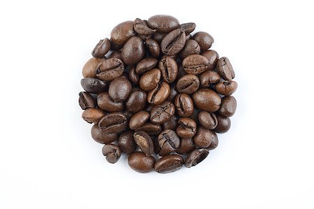 simsearch:400-04689653,k - Coffee beansforming circle on white background Stock Photo - Budget Royalty-Free & Subscription, Code: 400-04411628