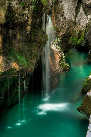 simsearch:400-04412215,k - Small waterfal in Soca river valey Slovenia Photographie de stock - Aubaine LD & Abonnement, Code: 400-04412219