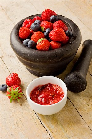 photo of delicious homemade marmalade on brakfast table Stockbilder - Microstock & Abonnement, Bildnummer: 400-04413244