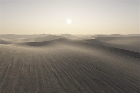 simsearch:400-05038066,k - An image of a nice desert sunset Photographie de stock - Aubaine LD & Abonnement, Code: 400-04424773