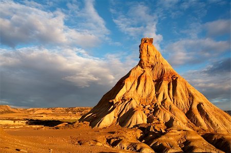 simsearch:400-04442144,k - Hill over the blue sky in winter Fotografie stock - Microstock e Abbonamento, Codice: 400-04425418