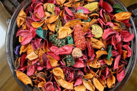 dried leaf ornaments - Potpourri Stock Photo - Budget Royalty-Free & Subscription, Code: 400-04425975