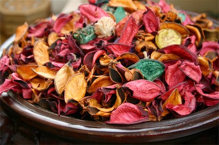 dried leaf ornaments - Potpourri Stock Photo - Budget Royalty-Free & Subscription, Code: 400-04425973