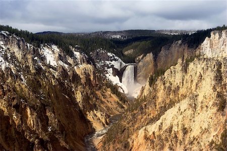 the lower falls in yellowstone national park Stock Photo - Budget Royalty-Free & Subscription, Code: 400-04426510