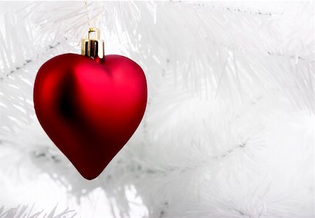 simsearch:400-03960871,k - Christmas ornaments hanging from a white tree Stockbilder - Microstock & Abonnement, Bildnummer: 400-04426741