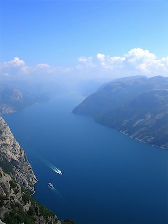 beautiful view of the Norwegian fjord - nord europe Foto de stock - Super Valor sin royalties y Suscripción, Código: 400-04426911