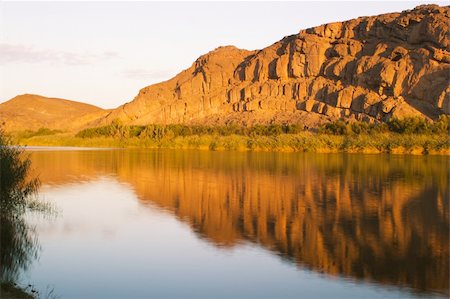 simsearch:862-03437281,k - Orange river on border between South Africa and Namibia Photographie de stock - Aubaine LD & Abonnement, Code: 400-04429050