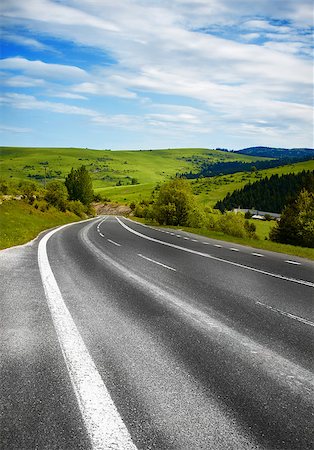 simsearch:400-07524978,k - Empty curved road Photographie de stock - Aubaine LD & Abonnement, Code: 400-04421464