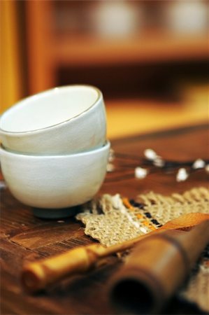 simsearch:400-06128693,k - Asian pottery cups for drinking sake or tea - shallow DOF Foto de stock - Super Valor sin royalties y Suscripción, Código: 400-04434354