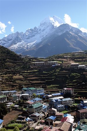 simsearch:400-04433572,k - Scenic Namche Bazar, the last stop for internet on the way to Everest. Fotografie stock - Microstock e Abbonamento, Codice: 400-04434755