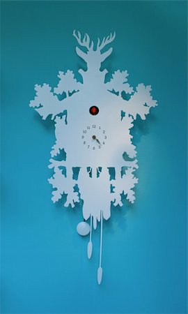 Kuku clock dear shape on the wall Photographie de stock - Aubaine LD & Abonnement, Code: 400-04436613