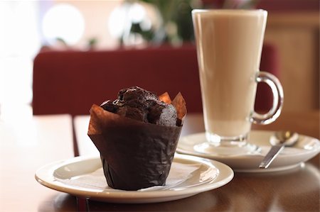 simsearch:400-07678720,k - chokolate muffin and coffee latte Stock Photo - Budget Royalty-Free & Subscription, Code: 400-04438066