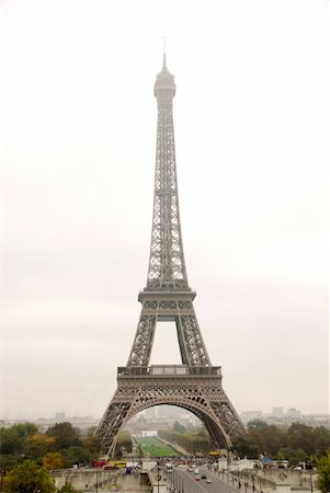 simsearch:400-03912651,k - Eiffel tower on a foggy day in Paris France Stock Photo - Budget Royalty-Free & Subscription, Code: 400-04439729