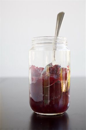 Cranberry sauce in a jar with a silver spoon Foto de stock - Super Valor sin royalties y Suscripción, Código: 400-04430353