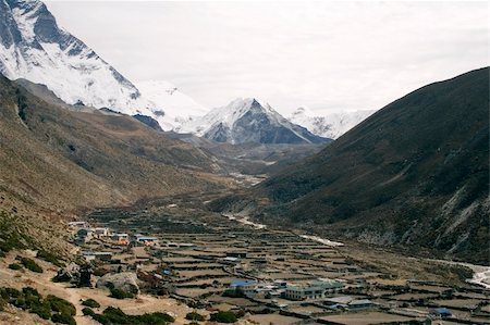 simsearch:400-04433572,k - This picture was taken above Dingboche towards Island Peak. Fotografie stock - Microstock e Abbonamento, Codice: 400-04432445