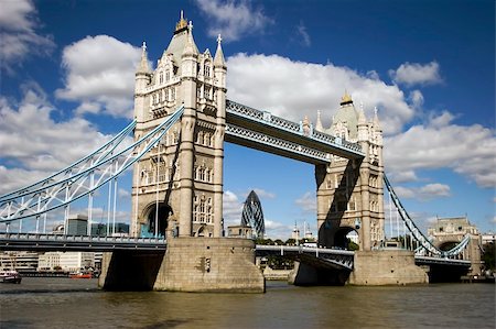 simsearch:400-07895161,k - The Tower Bridge on the river Thames, London Fotografie stock - Microstock e Abbonamento, Codice: 400-04433444