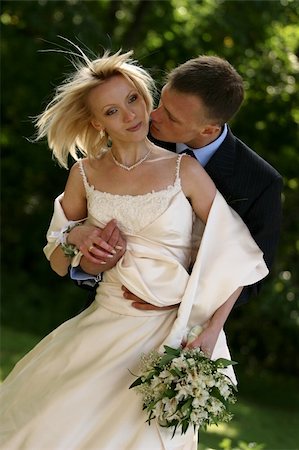 simsearch:400-04440941,k - Beautiful newly married pair Fotografie stock - Microstock e Abbonamento, Codice: 400-04444100
