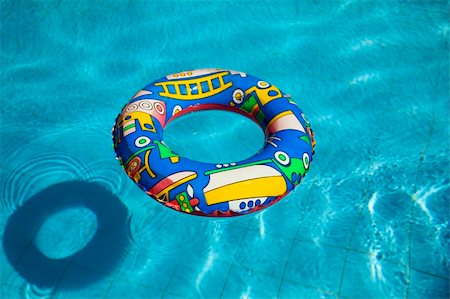 simsearch:400-08250893,k - life buoy in a swimming pool Stockbilder - Microstock & Abonnement, Bildnummer: 400-04444150