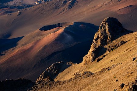 simsearch:400-03921767,k - Aerial of dormant volcano with crater in Haleakala National Park, Maui, Hawaii. Stock Photo - Budget Royalty-Free & Subscription, Code: 400-04446172