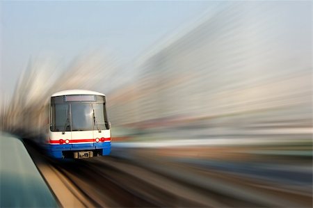 Motion blur of downtown Bangkok commuter skytrain Photographie de stock - Aubaine LD & Abonnement, Code: 400-04447619