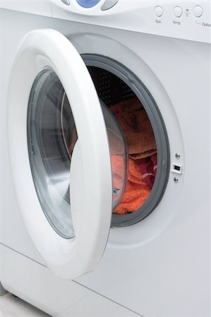 simsearch:700-01837407,k - White washing machine with open door. Foto de stock - Super Valor sin royalties y Suscripción, Código: 400-04448741