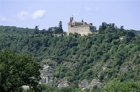 france lot chateau overlooking the lot valley Stock Photo - Budget Royalty-Free & Subscription, Code: 400-04449349