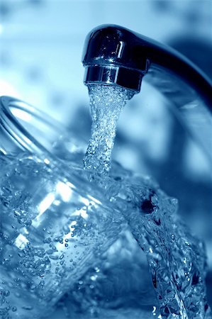 pictures of water glass and faucet - Fresh tap water flowing into a glass. Photographie de stock - Aubaine LD & Abonnement, Code: 400-04440344