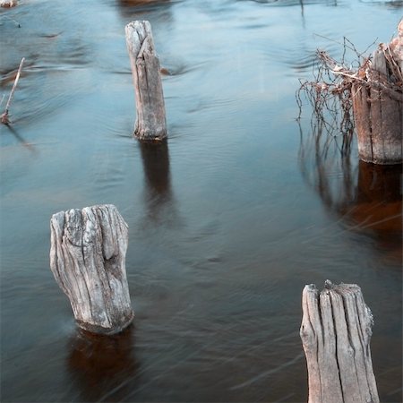 simsearch:400-04737108,k - ruin of anwooden river dock Photographie de stock - Aubaine LD & Abonnement, Code: 400-04440474