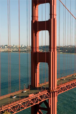 simsearch:400-03917261,k - The Golden Gate Bridge is a suspension bridge spanning the Golden Gate, the opening into the San Francisco Bay from the Pacific Ocean Stockbilder - Microstock & Abonnement, Bildnummer: 400-04442622