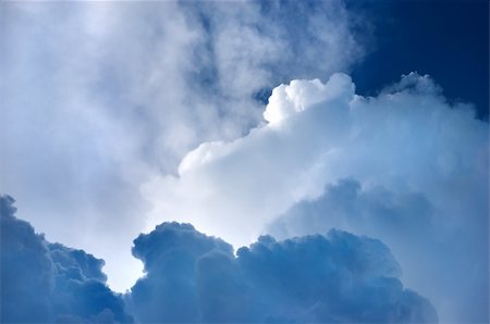 simsearch:400-05304842,k - dramatic deep blue cloudscape, brightly lit in several places Stockbilder - Microstock & Abonnement, Bildnummer: 400-04443066