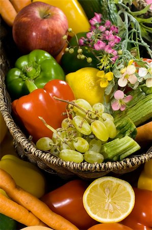 simsearch:400-04943721,k - Vegetable and fruit basket Stock Photo - Budget Royalty-Free & Subscription, Code: 400-04454352