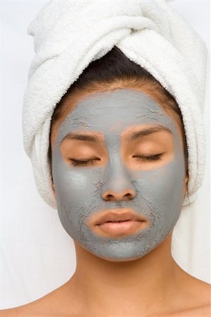 simsearch:400-04076979,k - Girl with facial mask (eyes are closed) Photographie de stock - Aubaine LD & Abonnement, Code: 400-04454792