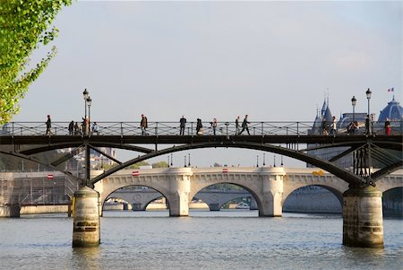 simsearch:400-04941299,k - Stone bridges over Seine in Paris France Photographie de stock - Aubaine LD & Abonnement, Code: 400-04455774