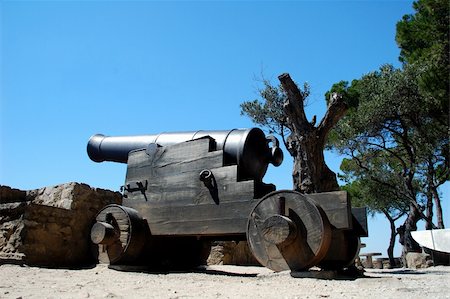 simsearch:845-02729798,k - Ancient destroyed building in lisboa Photographie de stock - Aubaine LD & Abonnement, Code: 400-04455895