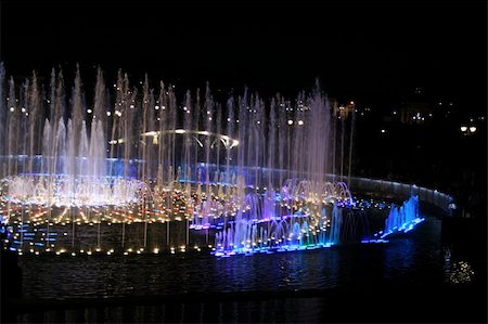 flyfishka (artist) - Moscow fountain at night, water; light Stockbilder - Microstock & Abonnement, Bildnummer: 400-04457737