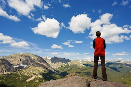 rocky mountain national park - Young woman contemplating a beautiful landscape. Rocky Mountain National Park, Colorado. USA. Fotografie stock - Microstock e Abbonamento, Codice: 400-04459277